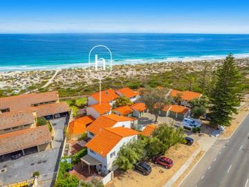 YOUR SLICE OF COASTAL GOLD