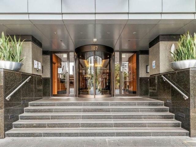 your sophisticated urban sanctuary at oaks grand