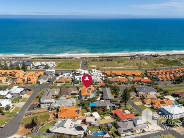 Your Spacious Coastal Escape