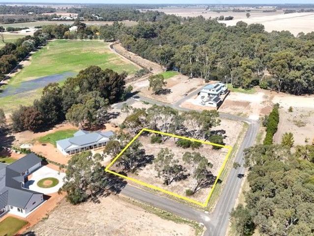 Your Tree Change Awaits 2292m² of Opportunity