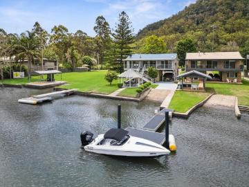 Your Ultimate Riverside Weekender