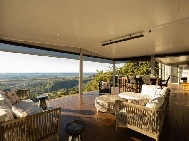 Uninterrupted Coastal Views From This Beautiful Hinterland Retreat!