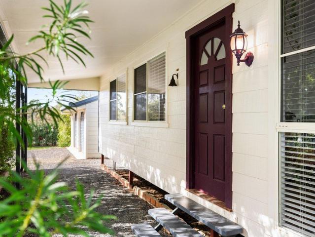 Your White Picket Fence Cottage on 3,037m2 is waiting! P.S there's a second loo
