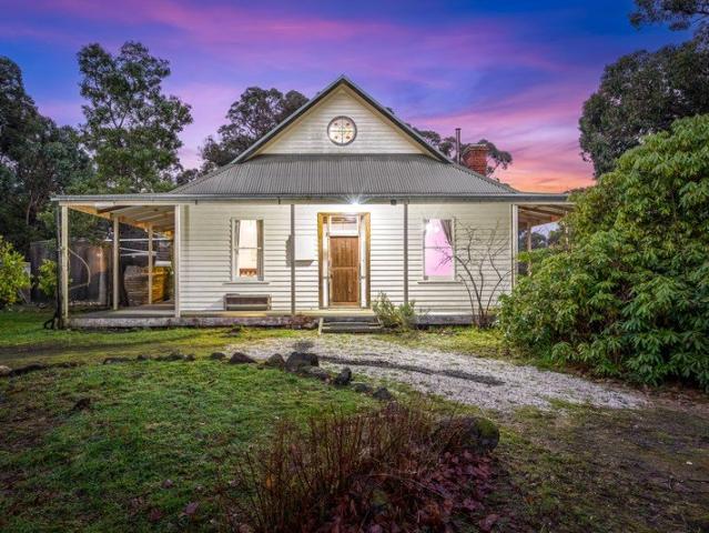 Your 6 Acre Country Escape with Endless Potential