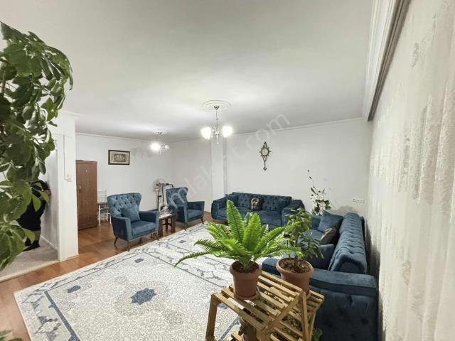 Ymz Den Nehir Düğün Salonu Civarında 2+1 Daire 130 M2 Net Oturum