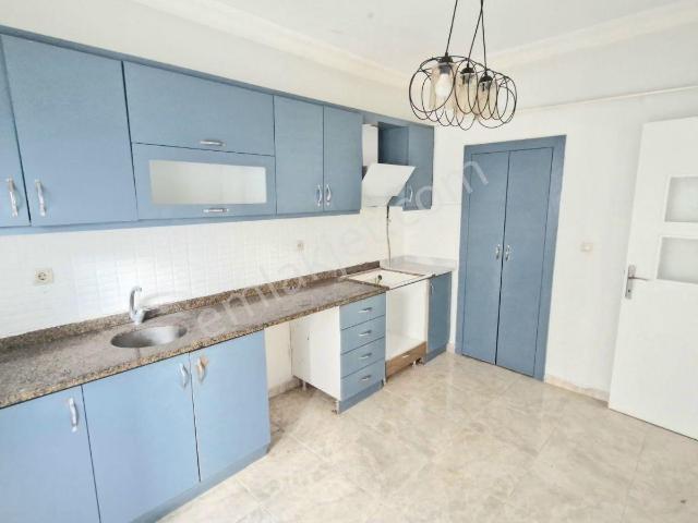 Ymz'den Satılık Ara'kat Duşakabin'li Cam Balkon'lu 2+1 Daire.