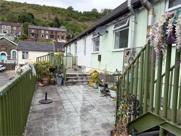 Ynyshir Road, Ynyshir, Porth CF39, 2 bed flat to rent, £700 pcm | PrimeLocation