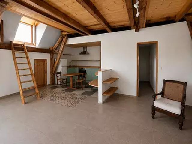 Yssingeaux 43200 Achat / Vente appartement 2 pièces t2 au dernier étage