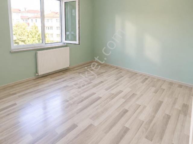 Yunus Emre Mahallesi Kıbrıs Caddesi’nde Kiralık