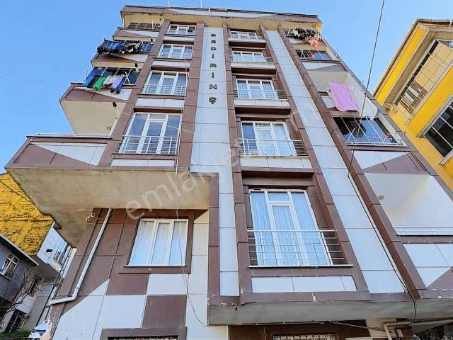 Yunus Emre Mahallesinde 1.kat 1+1 Satılık Daire