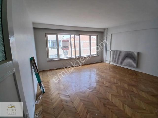 Yunus Emre Caddesi Üzerinde Kiralık 3+1 Daire