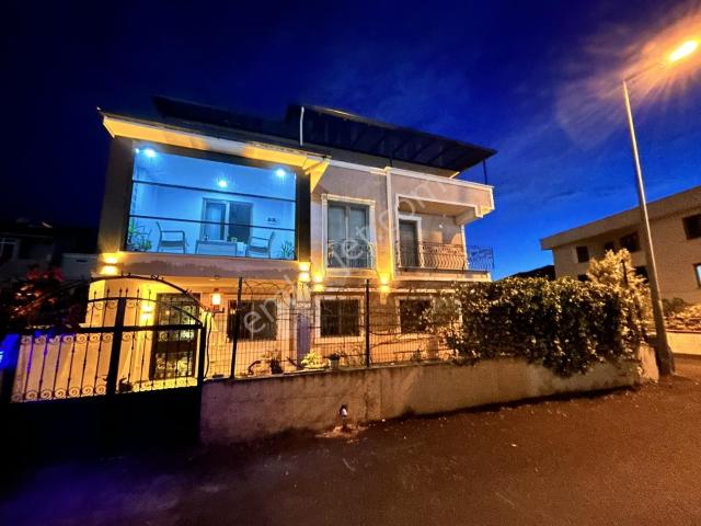 Yunuseli Akyıldız Caddesinde Ayrı Girişli 3+1 Bahçekatı Daire