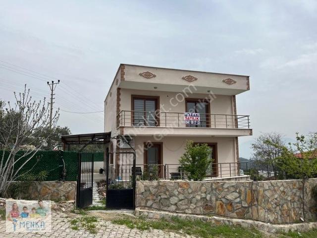 Yunusemre Çamlıca Mahallesinde 324 M² Arsa İçerisinde 4+1 Villa
