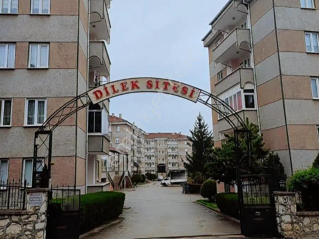 Yunusemre Mahallesi Dilek Sitesinde 135 M2 Satılık Daire