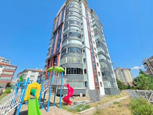 Yüce'den Site İçerisin'de Kapalı Otoparklı 3+1 Merkez'de Kiralık Daire