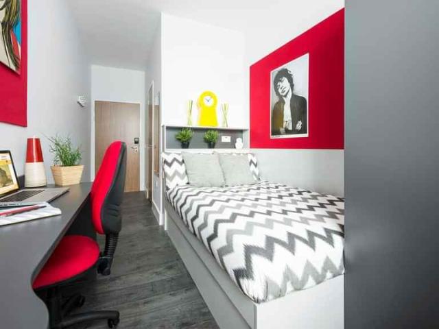 Yugo Arran House, Edinburgh Has an Apartment