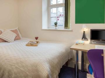 Yugo Cable Street, Lancaster Has an Apartment