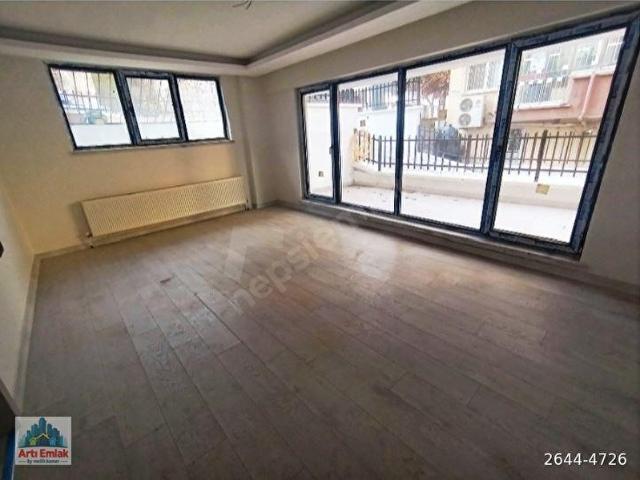 Yukarı Bahçelievler'de Satılık 2+1 7. Cadde Yakını Sıfır Binada Lüks Ferah Bahçe Katı Kot Daire