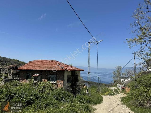 Yukarı Göllücede 192 M2 Arsa Üzerine Kurulu Bahçeli Eski Köy Evi