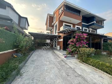Yukarıkızılca'da Müstakil 4+1 600 M2 İçerisinde Özel Yapım Villa