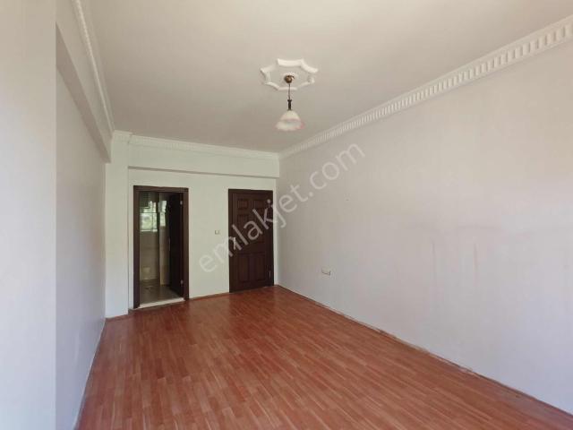 Yukarı Çöşnükte Kiralık Esenlik Üstü 3+1 Daire