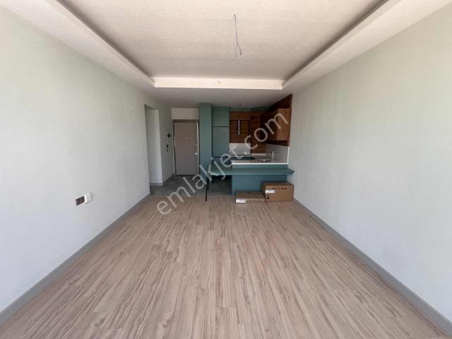 Yüksek Bloklu Sitede Kiralık 2+1 Daire