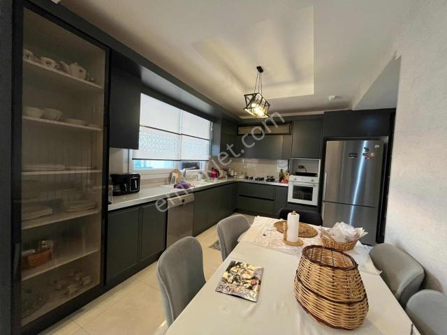Yüksek Kat Sevenler İçin,şehir Manzaralı 4,5+1 Daire Fırsatı