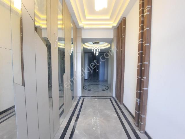 Yüksek Kira Getirisi üniversite Karşısı geniş sıfır satılık 2+1