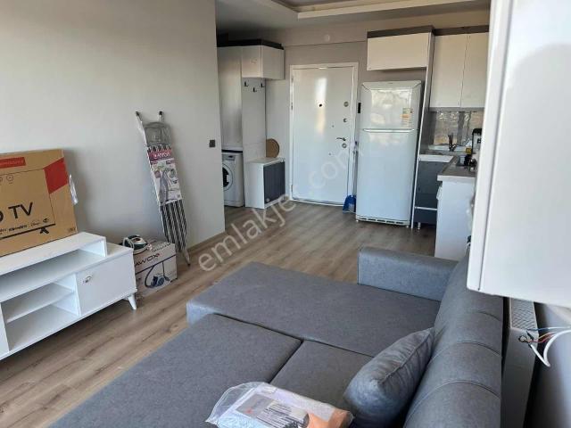 Yüksek Kredili %80 Ara Katta Kiracılı Eşyaları İle Satılık 1+1