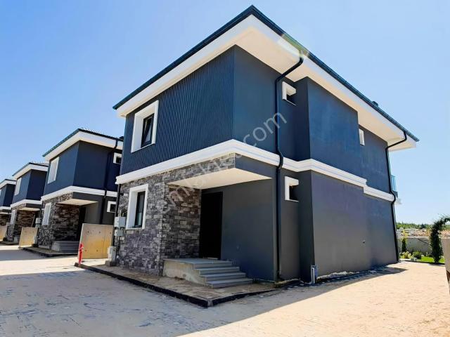 Yüksek Standartlı Villa | 375 M² Bahçeli | Akıllı Sistemli