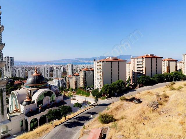Yüksek Vadi Evlerinde Muhteşem Deniz Manzaralı Sat Büyük Tip 3+1