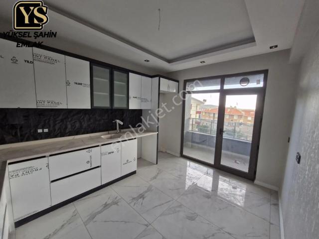Yüksel Şahin Den S.eyyubi Pazar Yakını Kapalı Otoparklı 3+1 Sıfır Satılık Daire