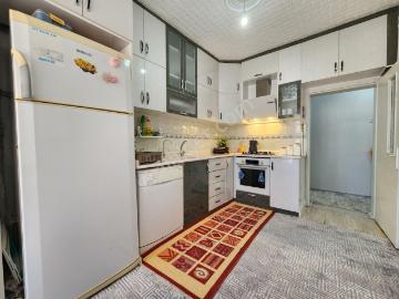 Yüksel Şahin'den Bosna Sağlık Ocağına Yakın Bakımlı 3+1 Daire