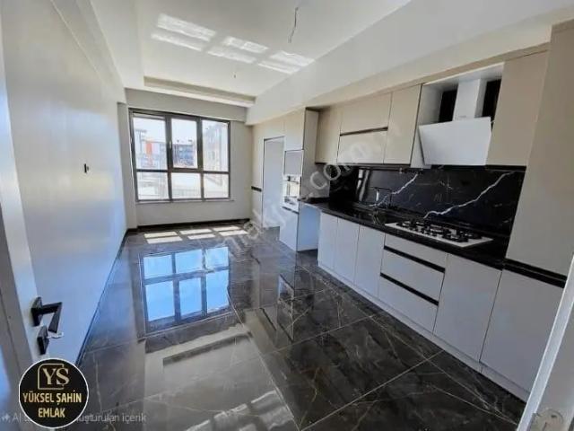 Yüksel Şahin'den Kosova'da 5+1 Tripleks Butik Villa