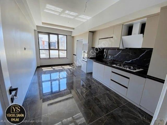 Yüksel Şahin'den Kosova'da 5+1 Tripleks Butik Villa