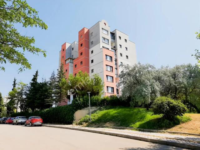 Yüksel Bloklarında Manzaralı Eşyalı Yapılı Yatırımlık 1+1