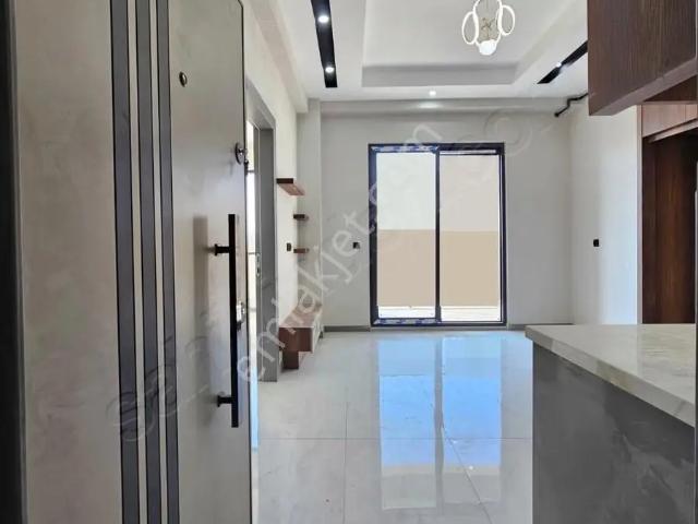 Yüksel'den Cadde Üzeri Yatırımlık Balkonlu Asansörlü Apartlar