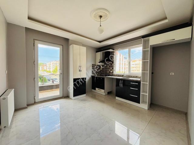Yükselden Altınkumda Ön Cephe Ebeveyn Banyo Doğalgazlı 3+1 Daire