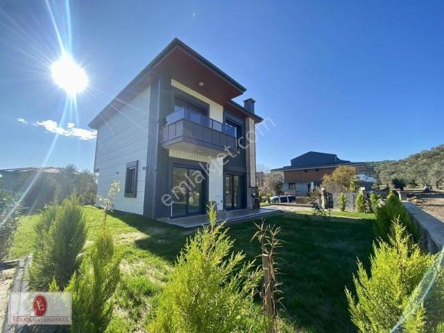 Yükselden Gürede Bağımsız Geniş Bahçeli Verandalı 3+1 Lüks Villa