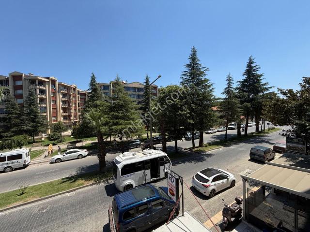 Yüksel'den Edremit'te Ana Cadde Üstü 2+1 Kiralık Daire