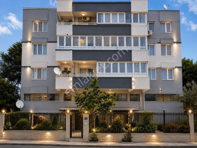Yüksel'den Kadıköy Merkez'de Öncephe Arakat 2+1 Daire