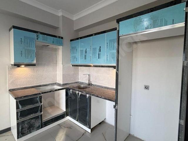 YÜKSEL'DEN KADIKÖY'DE ARAKAT SIFIR FERAH 2+1 DAİRE