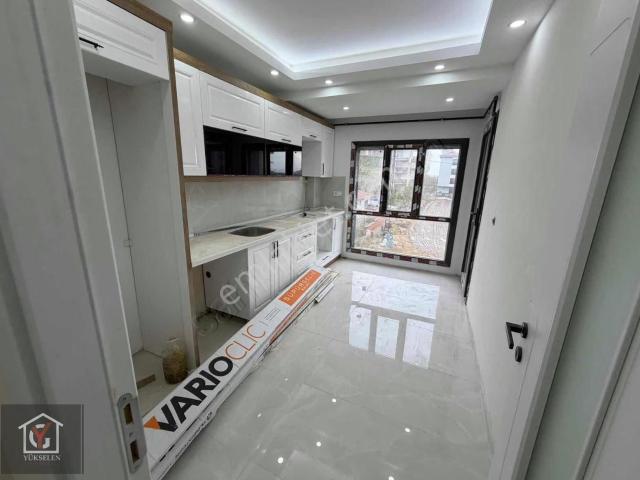 Yükselenden 2+1 Ara Kat Giyinme Odalı Sıfır Daire