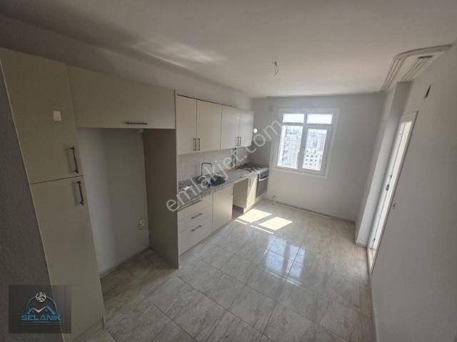 Yurt Mahallesi Alparslan T. Bulvarı 3+1 D.gazlı