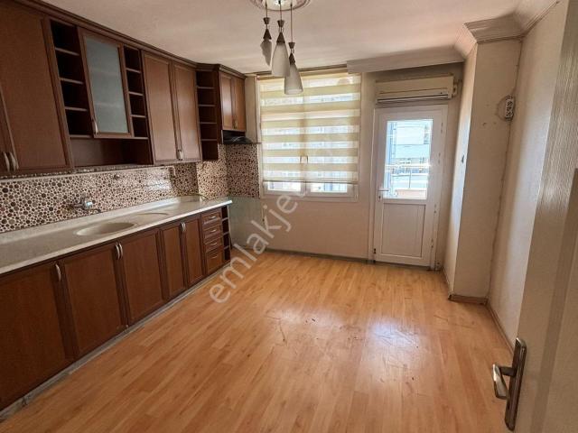 Yurt Mahallesinde Agiad Okulu Civarında 3+1 Doğalgazlı Kiralık Daire