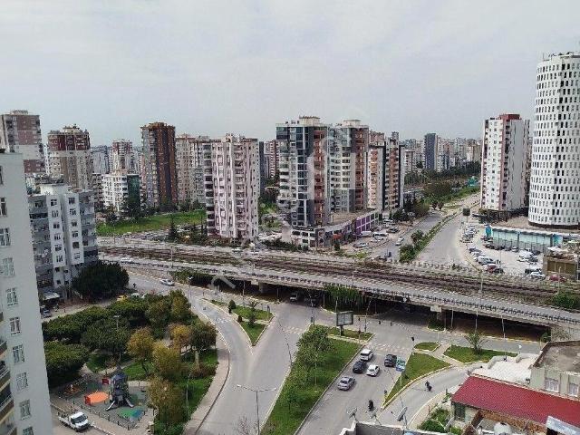 Yurt Mh Bulvar Üzerinde Hasarsız İskanlı Herkat Tek Daire Geniş Oturumlu 4+1 Kapali Mutfaklı