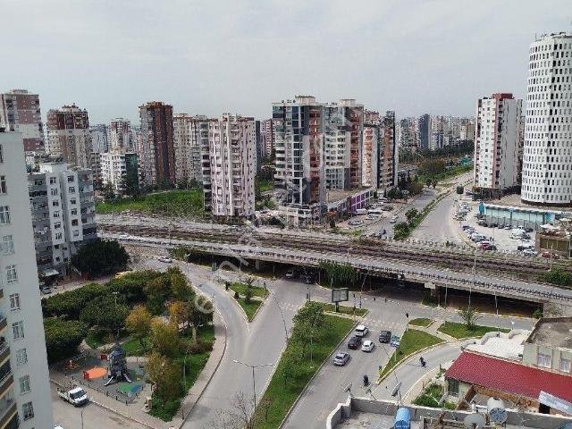 Yurt Mh Bulvar Üzerinde Hasarsız İskanlı Herkat Tek Daire Geniş Oturumlu 4+1 Kapali Mutfaklı