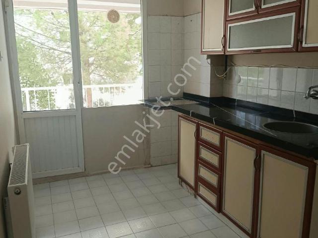 Yurtoğlu Mh Merkezde Asansörlü Doğal Gazlı 3+1 120m2 Arakat Dair
