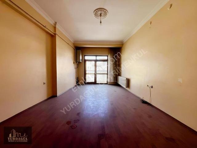 Yurdagül'den Büyükdere'de Cadde Üstü 60 M2 Kiralık 1+1 Asansörlü