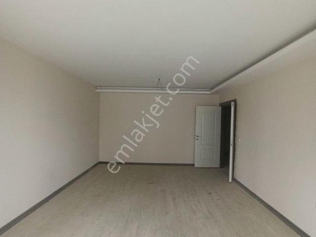 Yüreğirin En Guzel Konumunda Site İçerisinde Kapali Mutfak 3+1